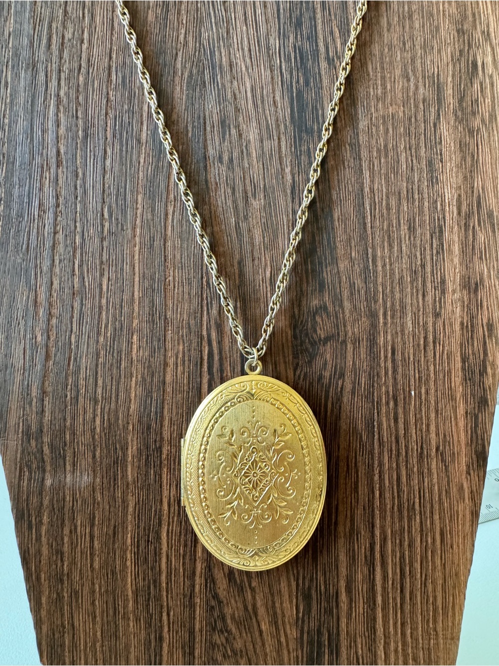 Vintage Crown Trifari Engraved Locket Necklace - Classic Women Jewelry - Picture 2 of 5